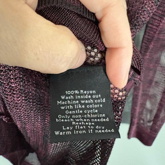 Rock & Republic Women's Goth Burgundy & Black Oversized Mesh Sweater - Size XL - Picture 5 of 6